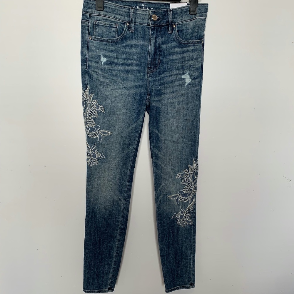 WHBM HIGH RISE EMBRODERIED SKINNY ANKLE JEANS NWT; perfect condition.